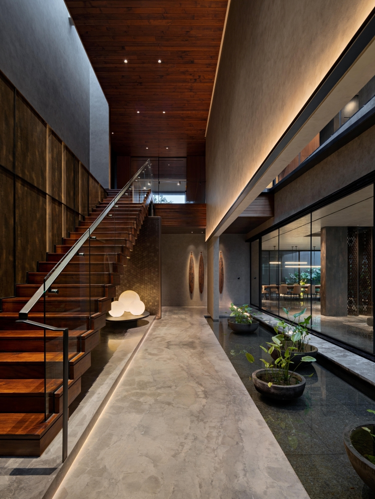 El house interior