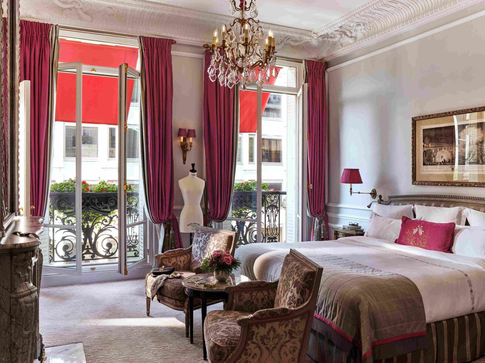 Hôtel Plaza Athénée in Paris