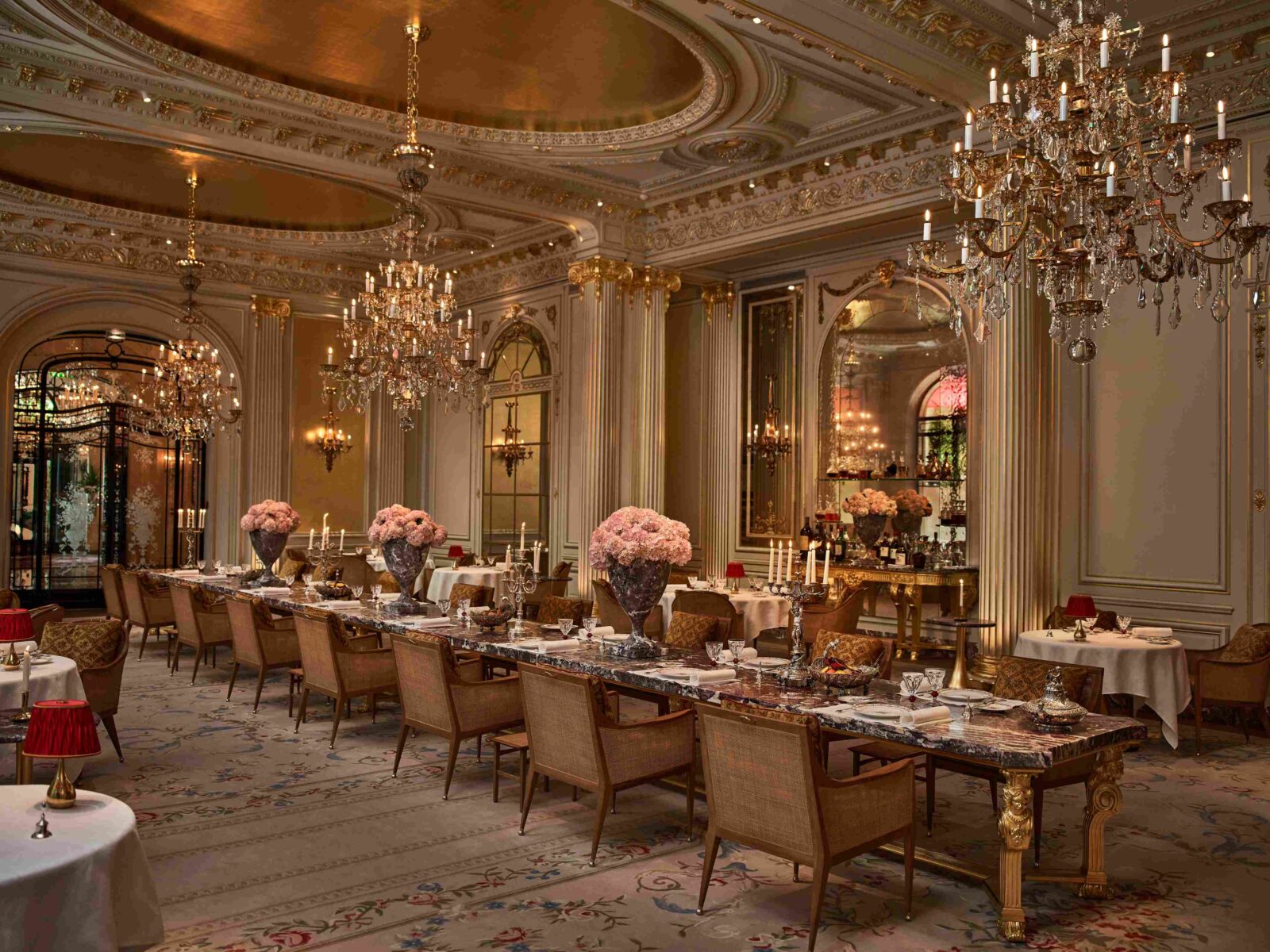 Hôtel Plaza Athénée in Paris