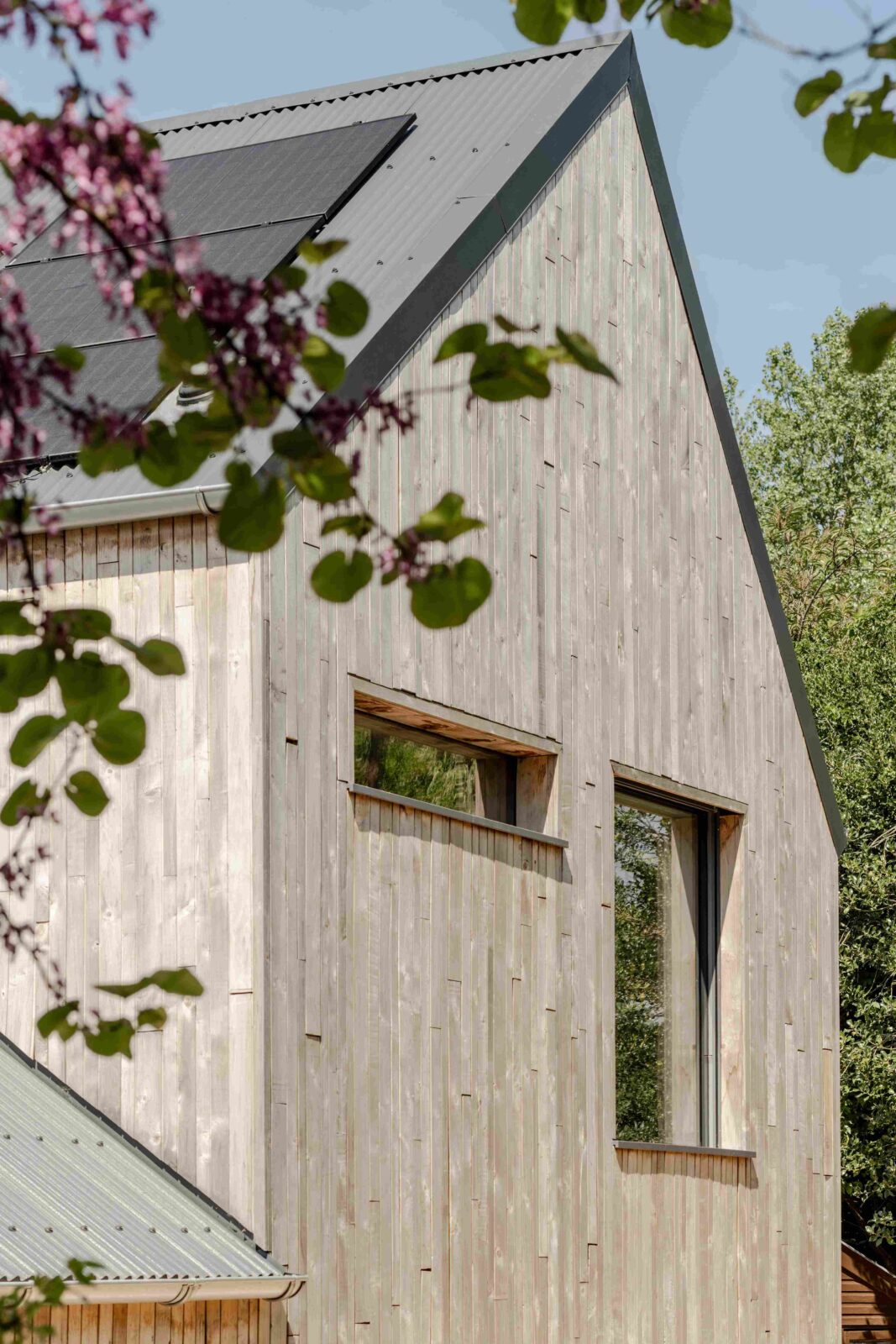The Old Orchard retrofit bungalow by Gresford Studio. Photo credit: French + Tye
