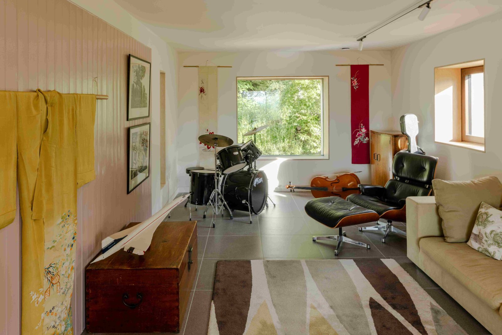 The Old Orchard retrofit bungalow by Gresford Studio. Photo credit: French + Tye