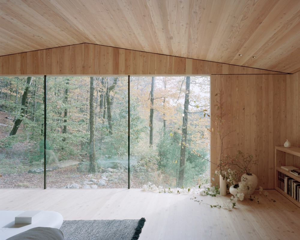 Wall-to-ceiling windows
