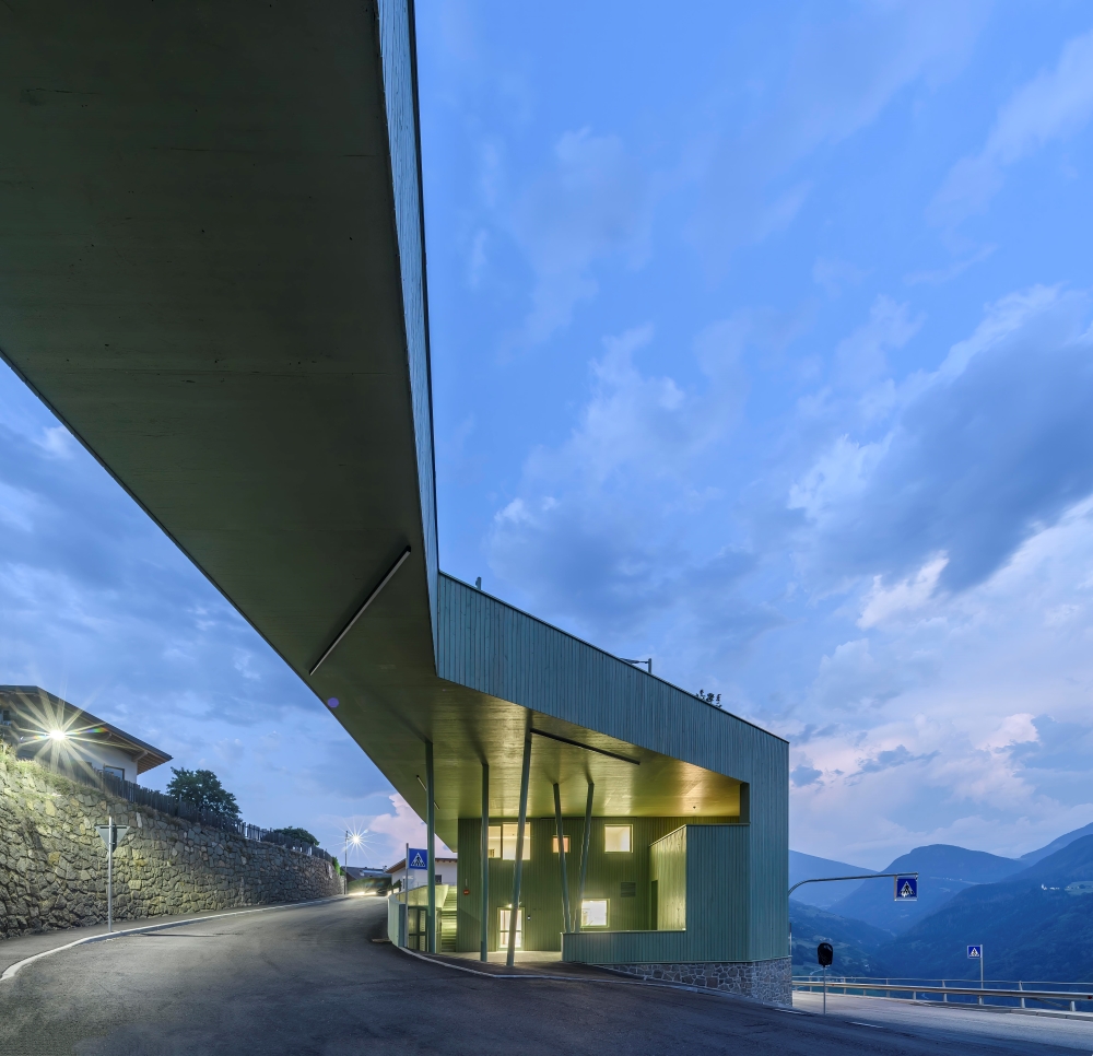 The bridge at night