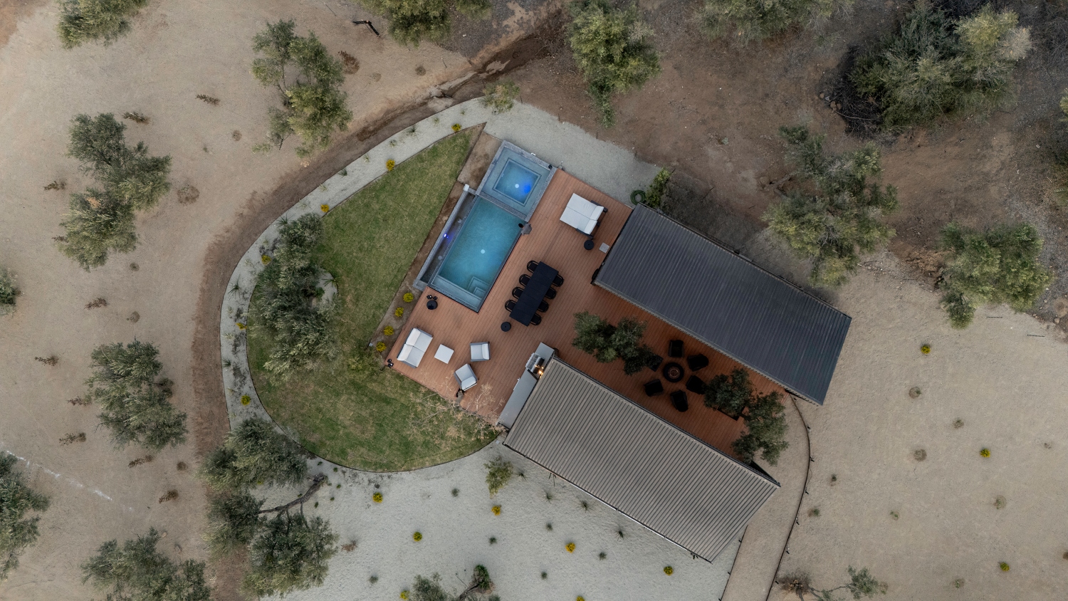 Serentha Cabin header