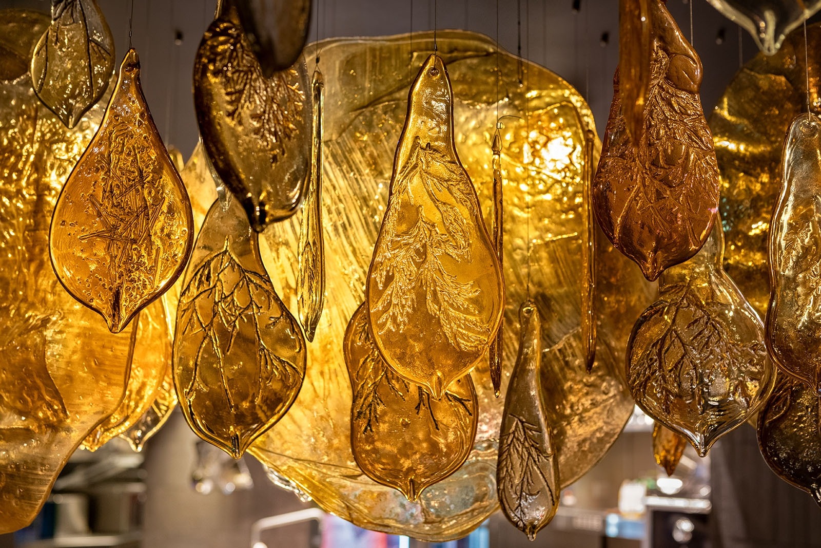 Molfar restaurant lighting design by Expolight
