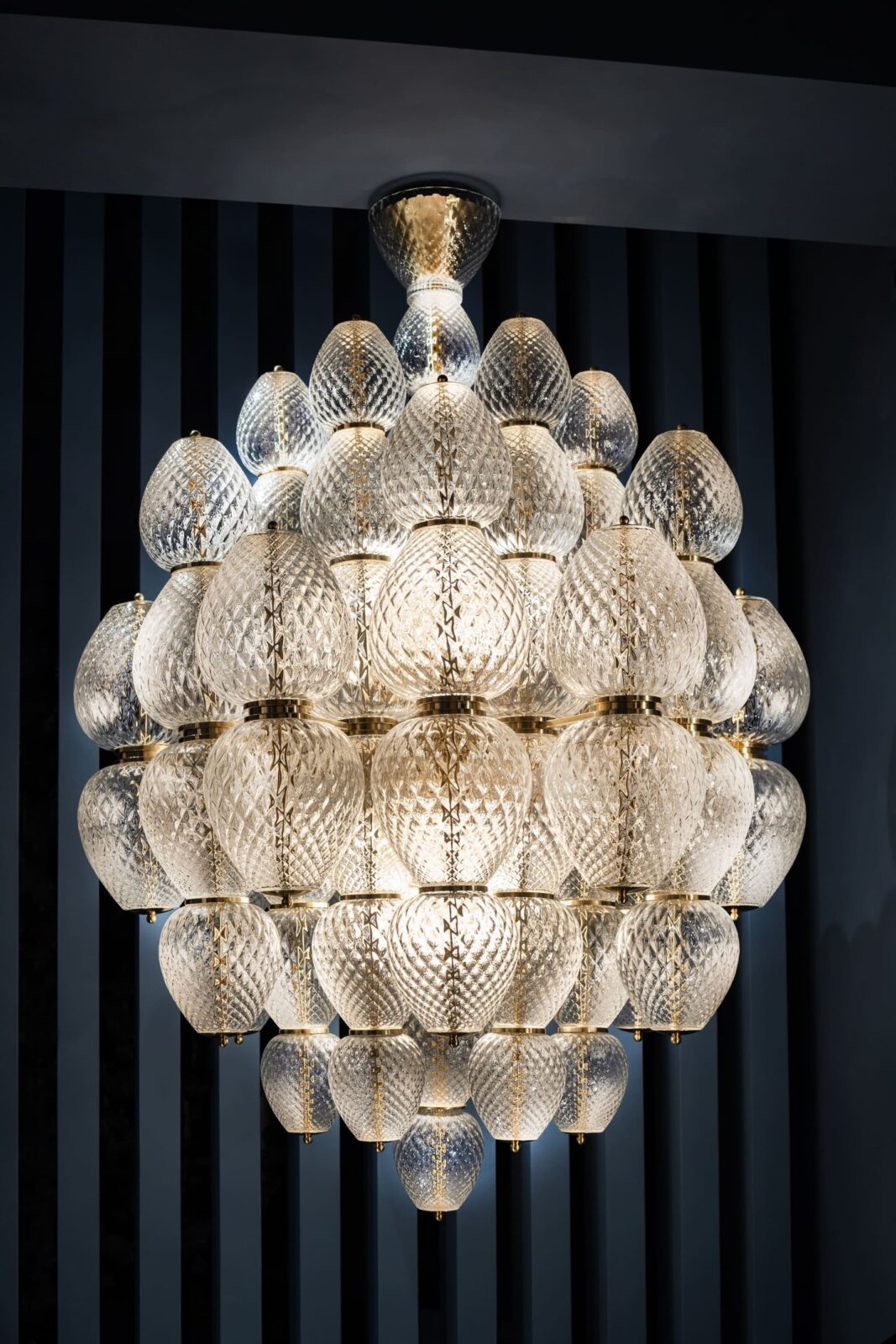Sirio chandelier made by the Venetian glass studio iDOGI