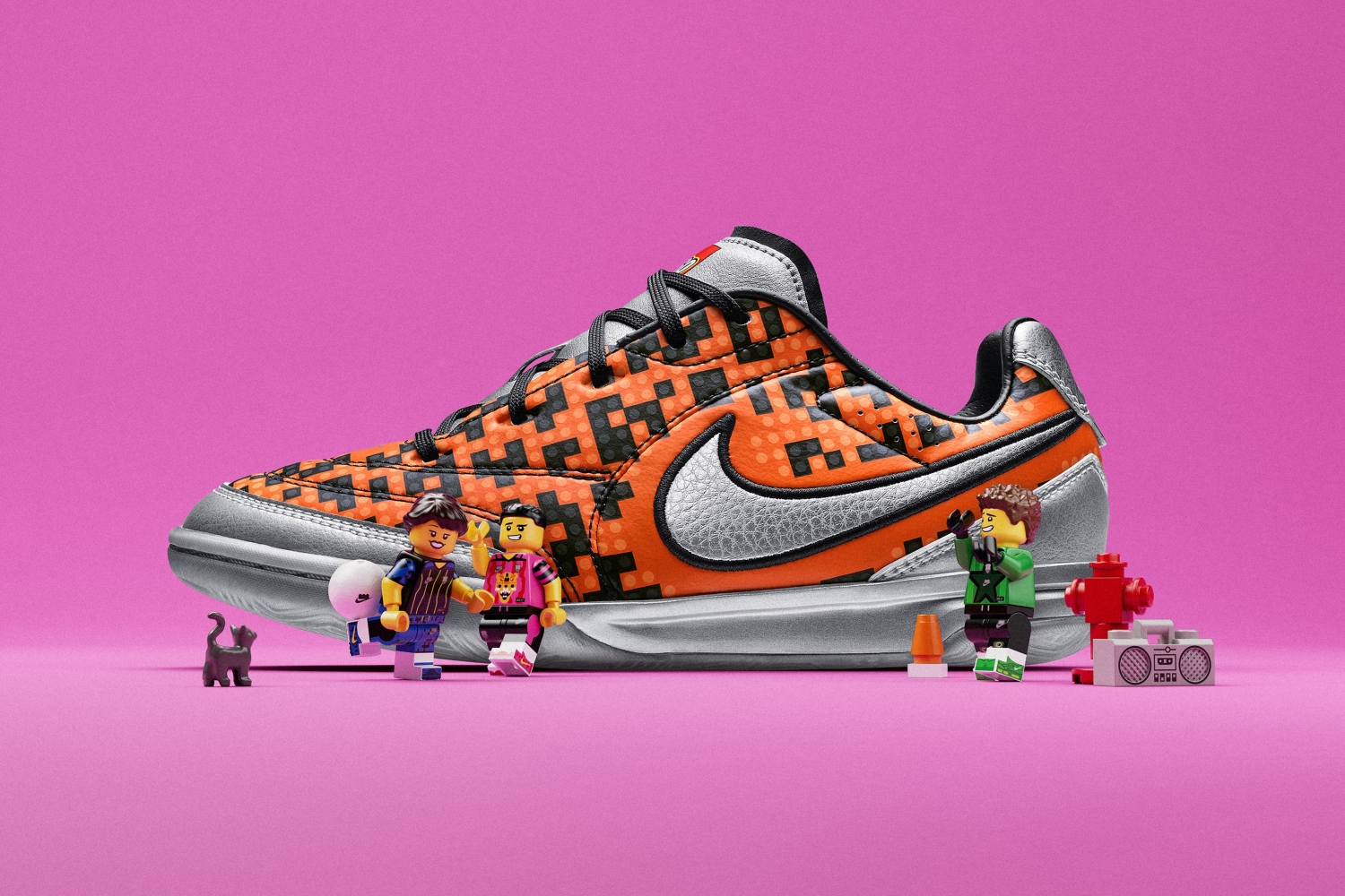 Nike カスタム(なんちゃって) Inspired by Football, Designed for Kids - Meet the New Nike x LEGO