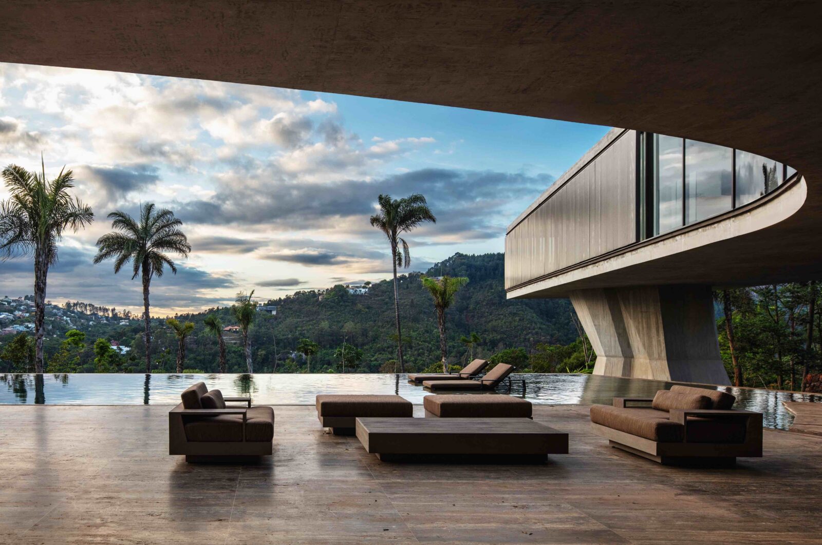 Xingu House by Tetro Arquitetura