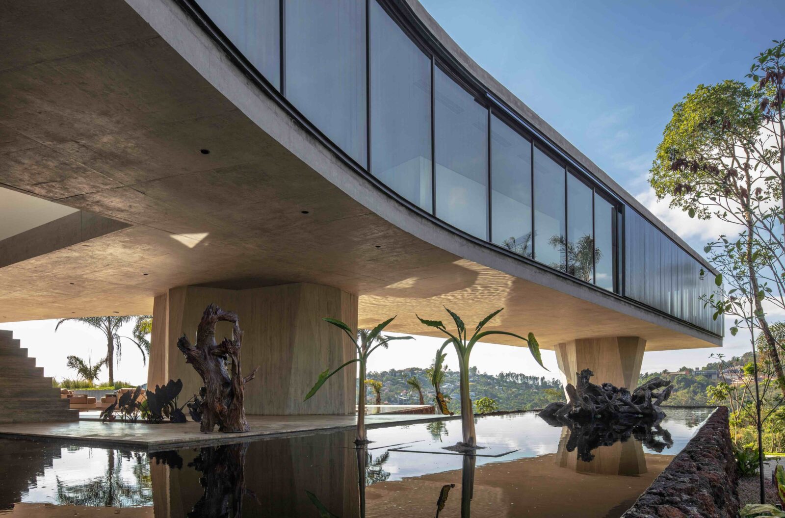 Xingu House by Tetro Arquitetura