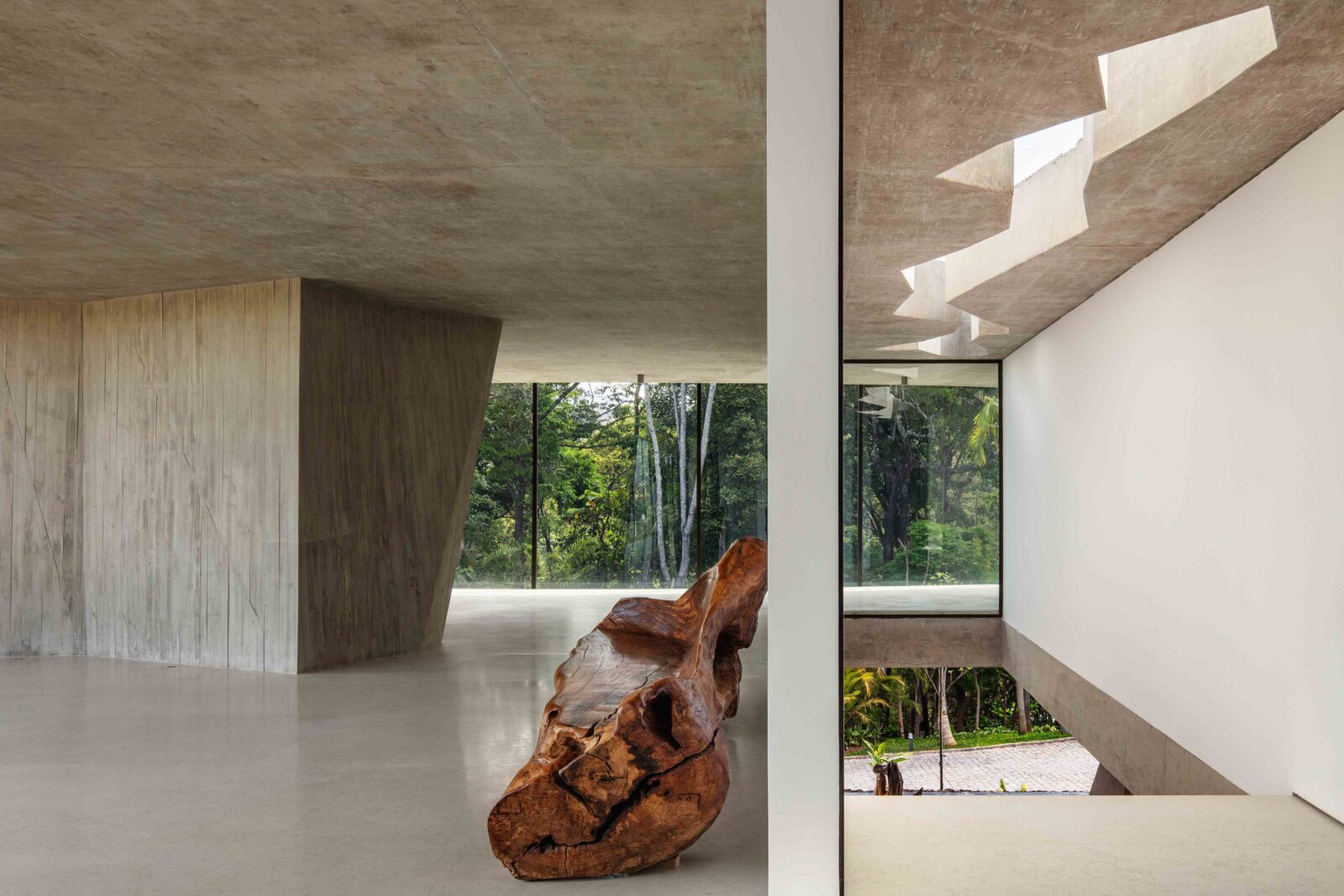 Xingu House by Tetro Arquitetura