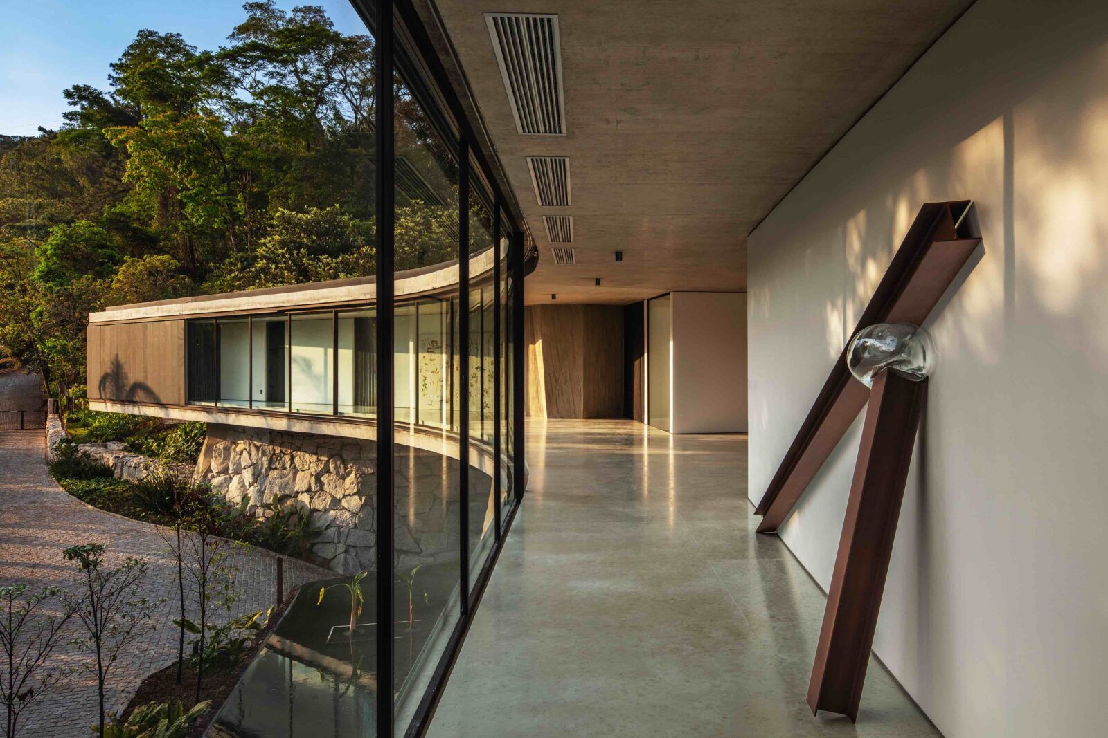 Xingu House by Tetro Arquitetura