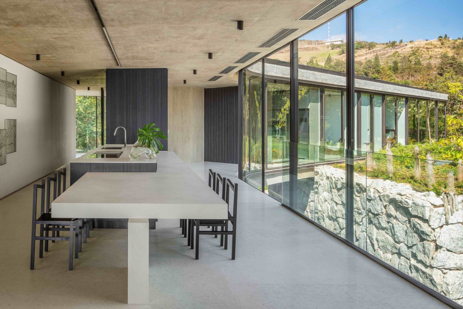 Xingu House by Tetro Arquitetura