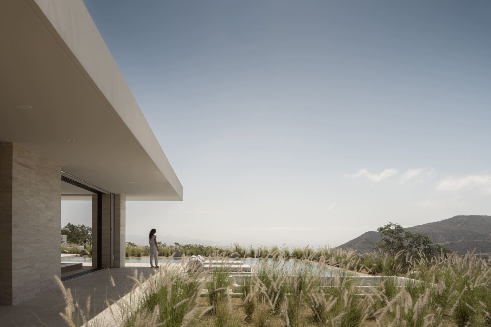Casa La Vista by MEDEZA, CDQ&VERTEBRAL