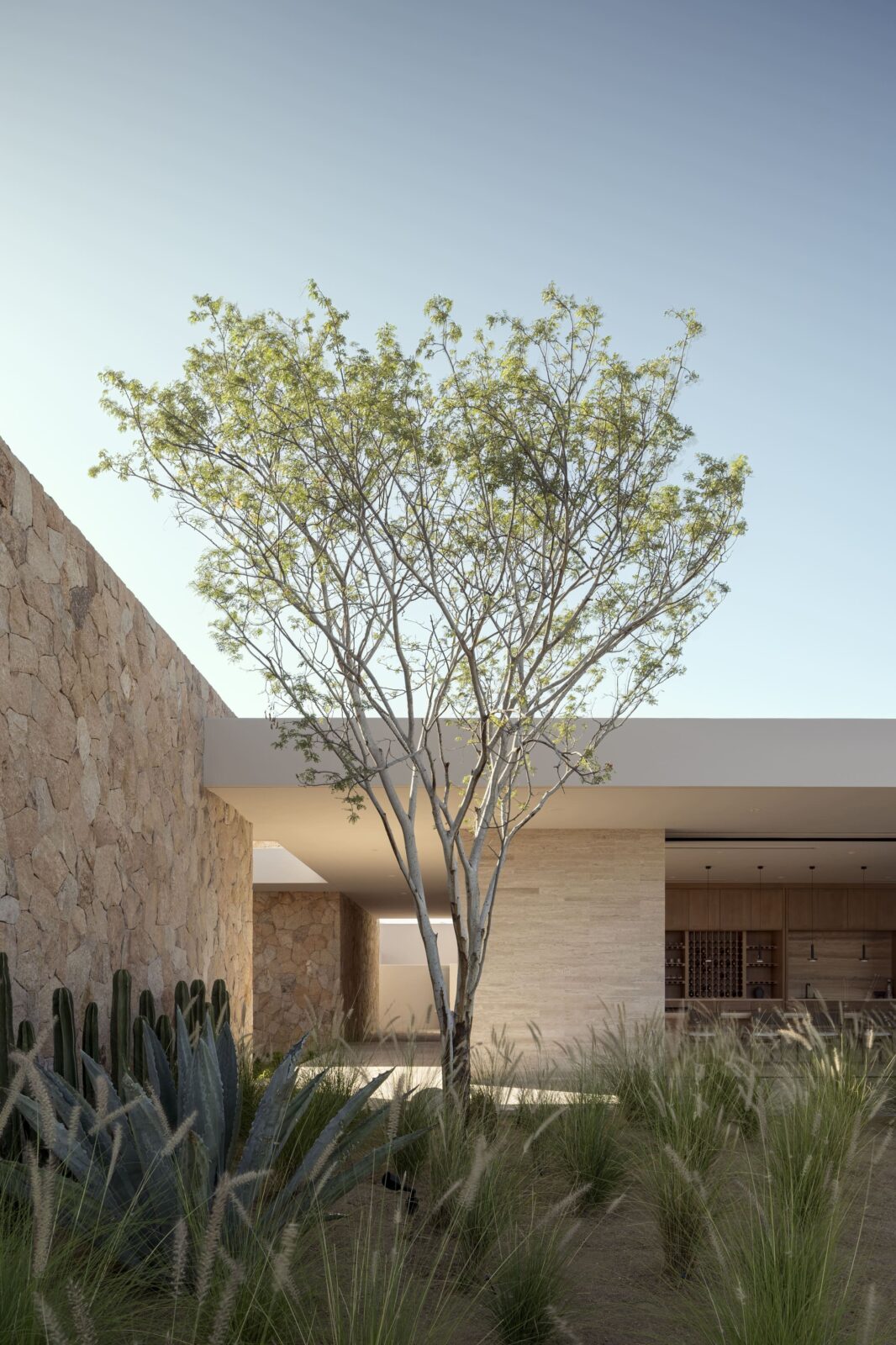 Casa La Vista by MEDEZA, CDQ&VERTEBRAL