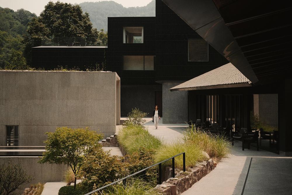 Emei Resort designed by Studio J. Bridgland (SJB)