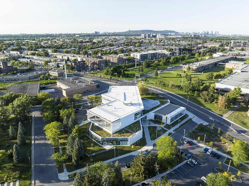 Bibliothèque L'Octogone by Anne Carrier Architectes in consortium with Labonté Marcil Architectes