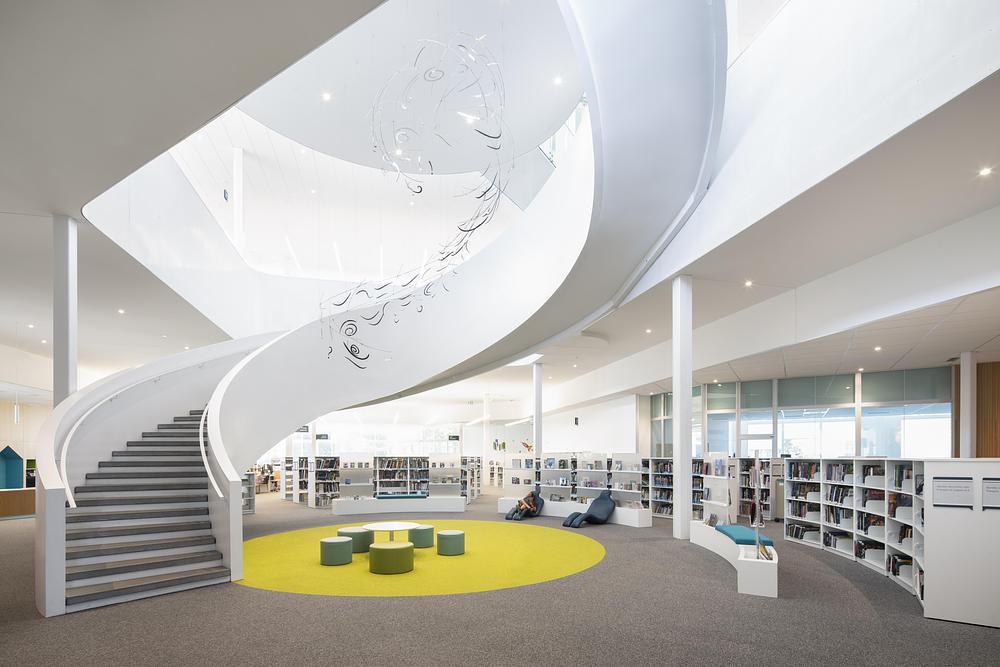 Bibliothèque L'Octogone by Anne Carrier Architectes in consortium with Labonté Marcil Architectes