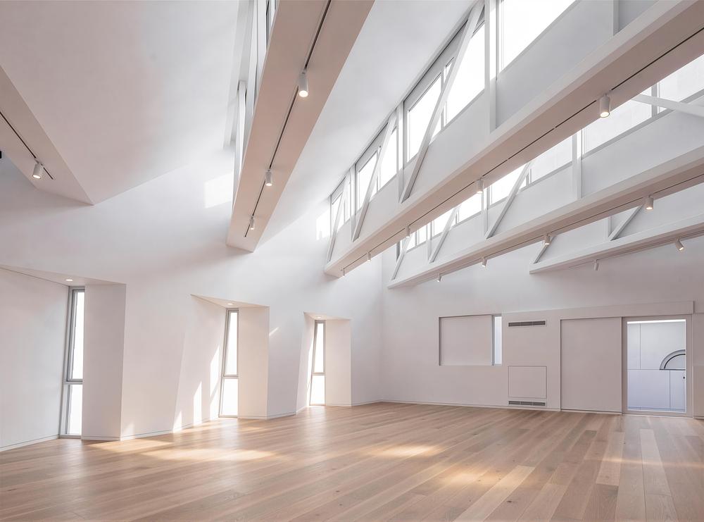 Sarmaşık 41 commercial building by Aytaç Architects