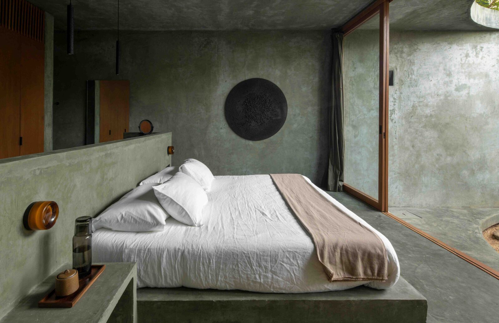 Casa Gruta by Salvador Román & Adela Mortera