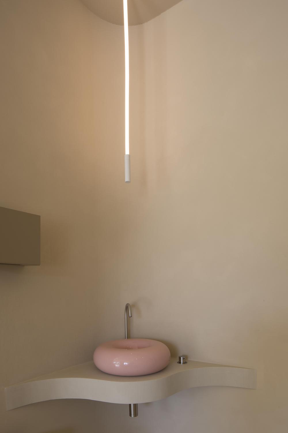 Peaches nail salon Vienna by destilat Design Studio