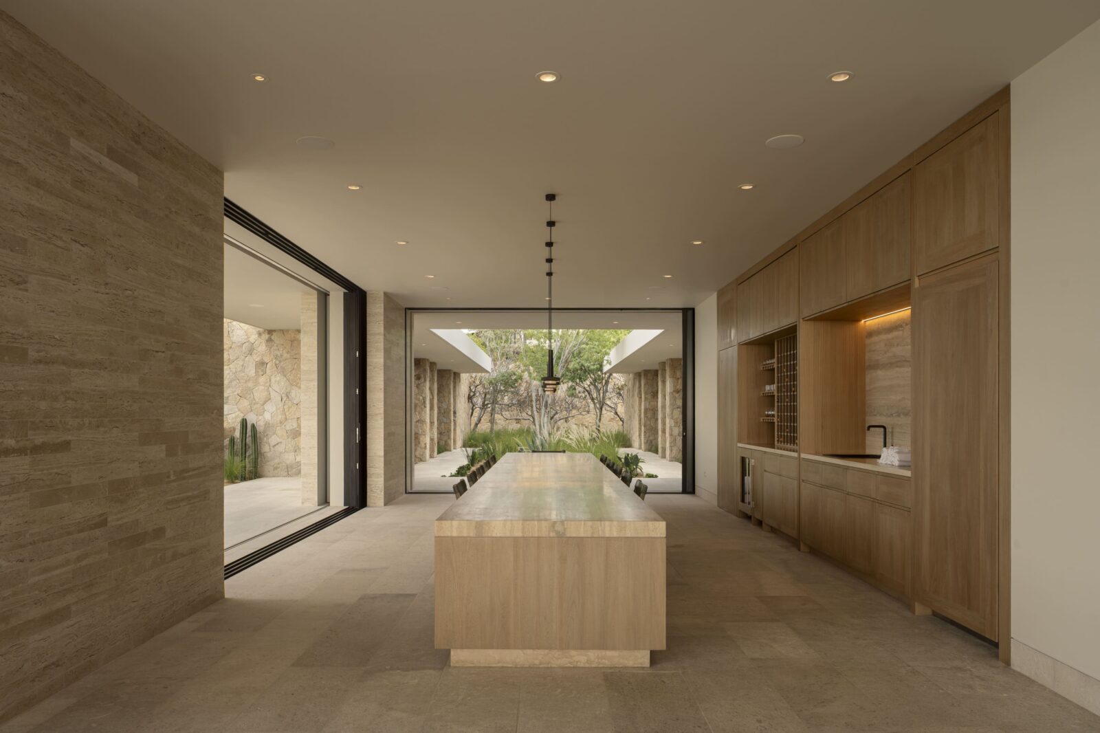 Casa La Vista by MEDEZA, CDQ&VERTEBRAL
