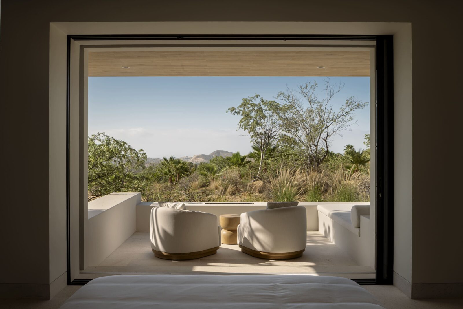 Casa La Vista by MEDEZA, CDQ&VERTEBRAL