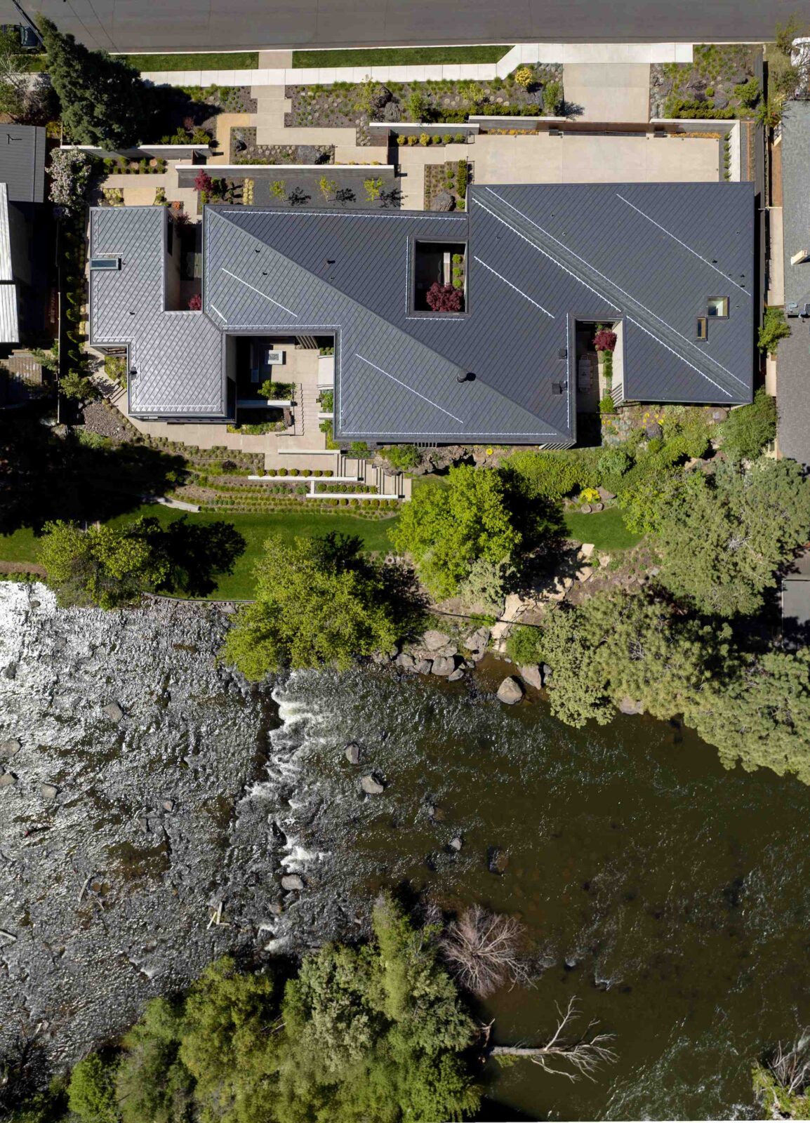 Riverfold House by Hacker Architects
