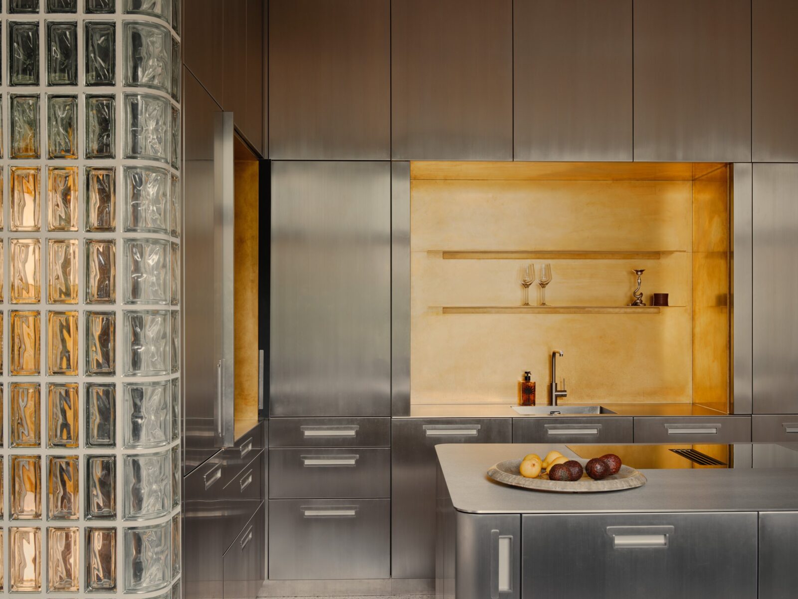 B32 apartment by Studio Karhard
