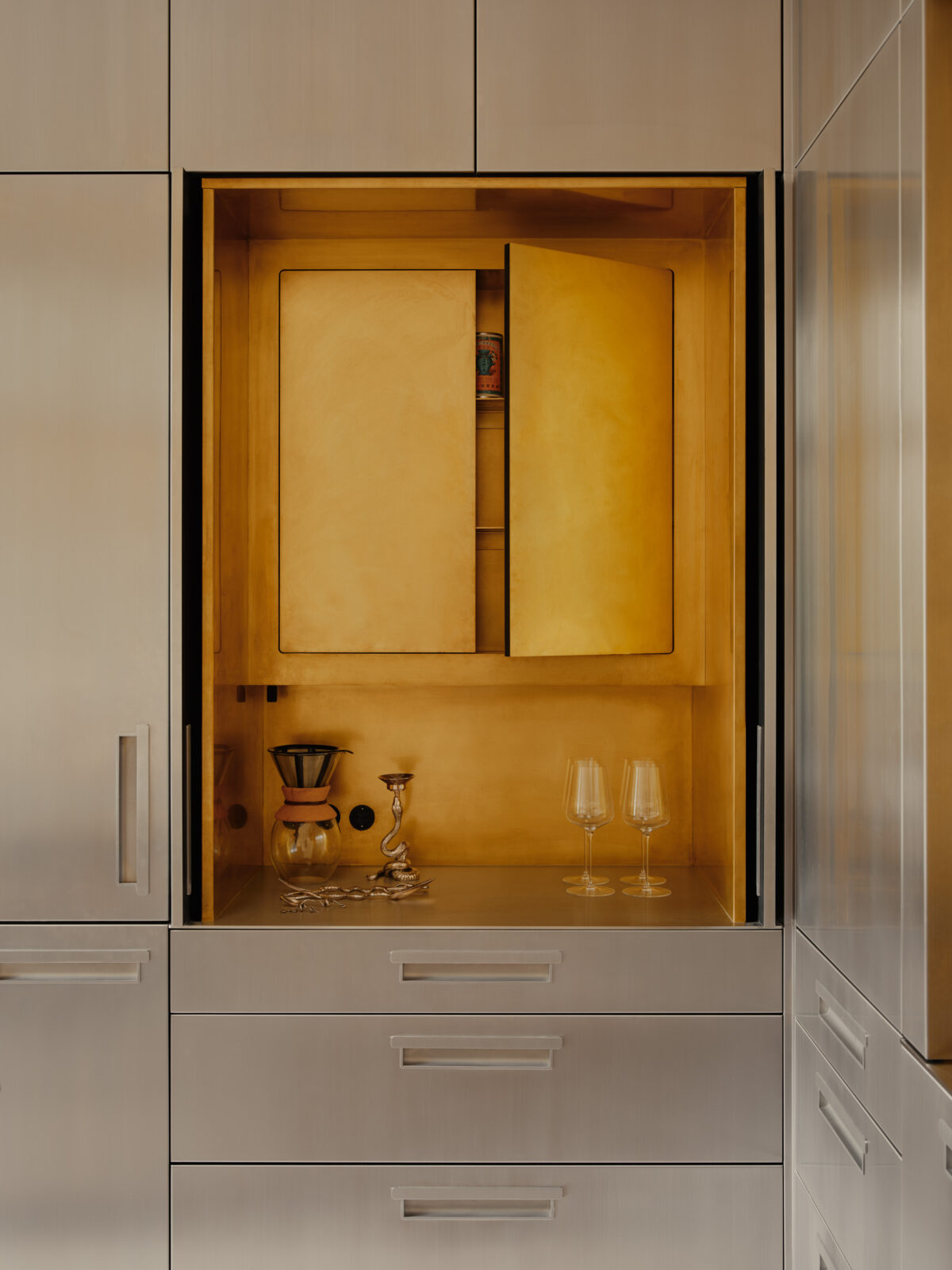 B32 apartment by Studio Karhard