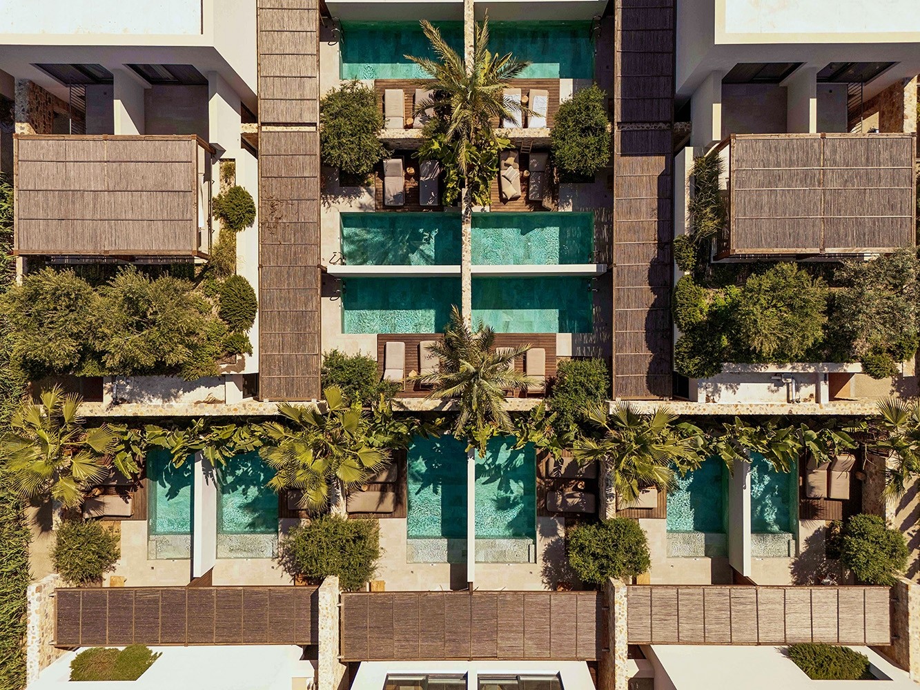 Theros All Suite Hotel by Mastrominas Architecture