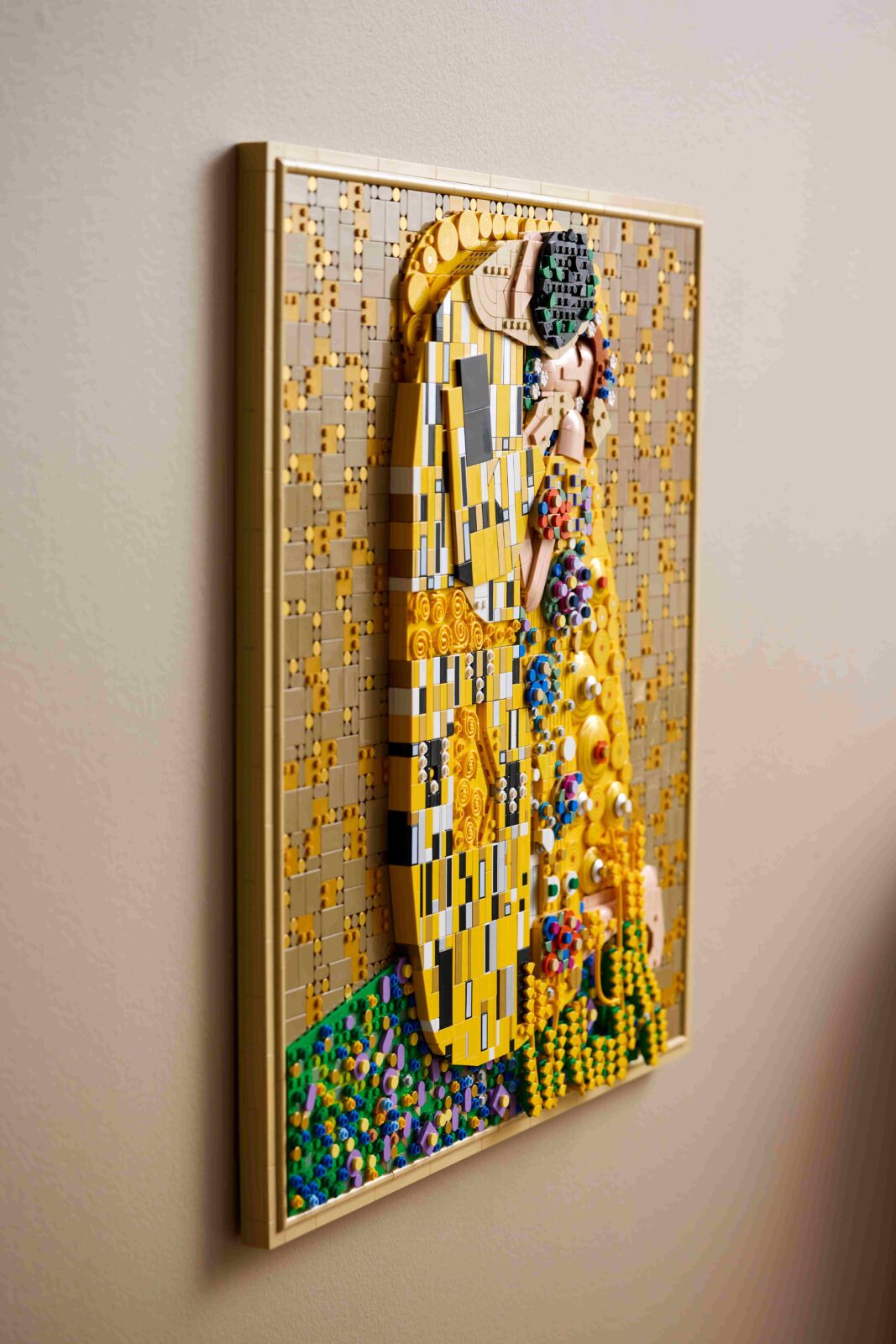 LEGO Art Gustav Klimt's "The Kiss" set