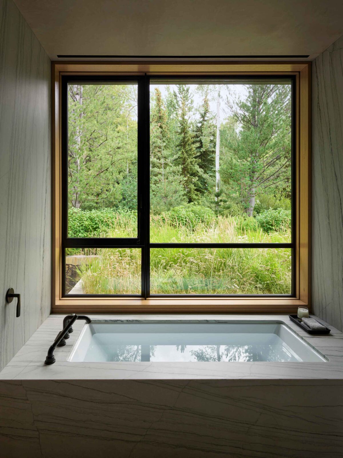 Kara Creek house in Colorado by Walker Warner