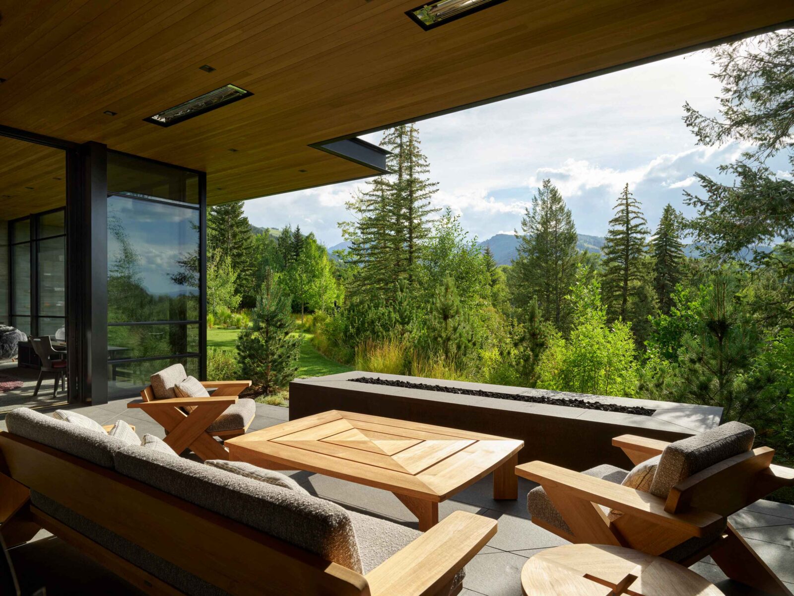 Kara Creek house in Colorado by Walker Warner
