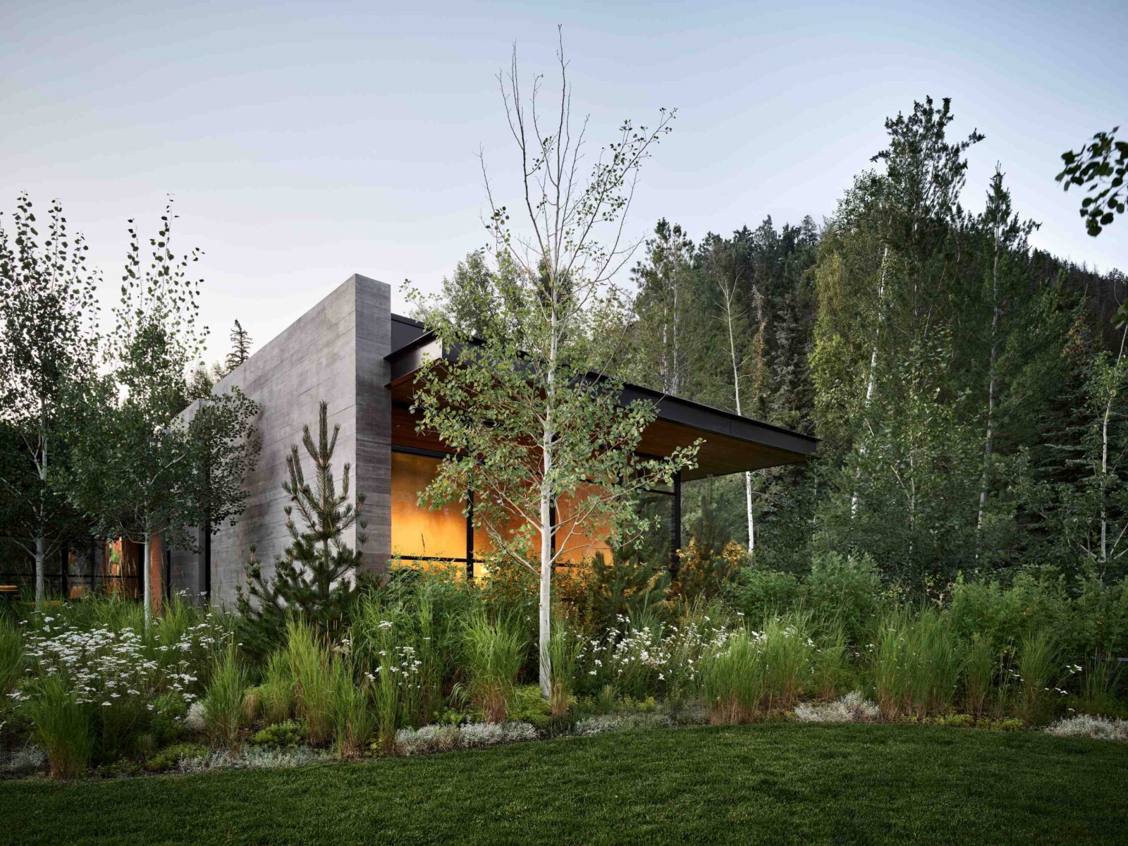 Kara Creek house in Colorado by Walker Warner
