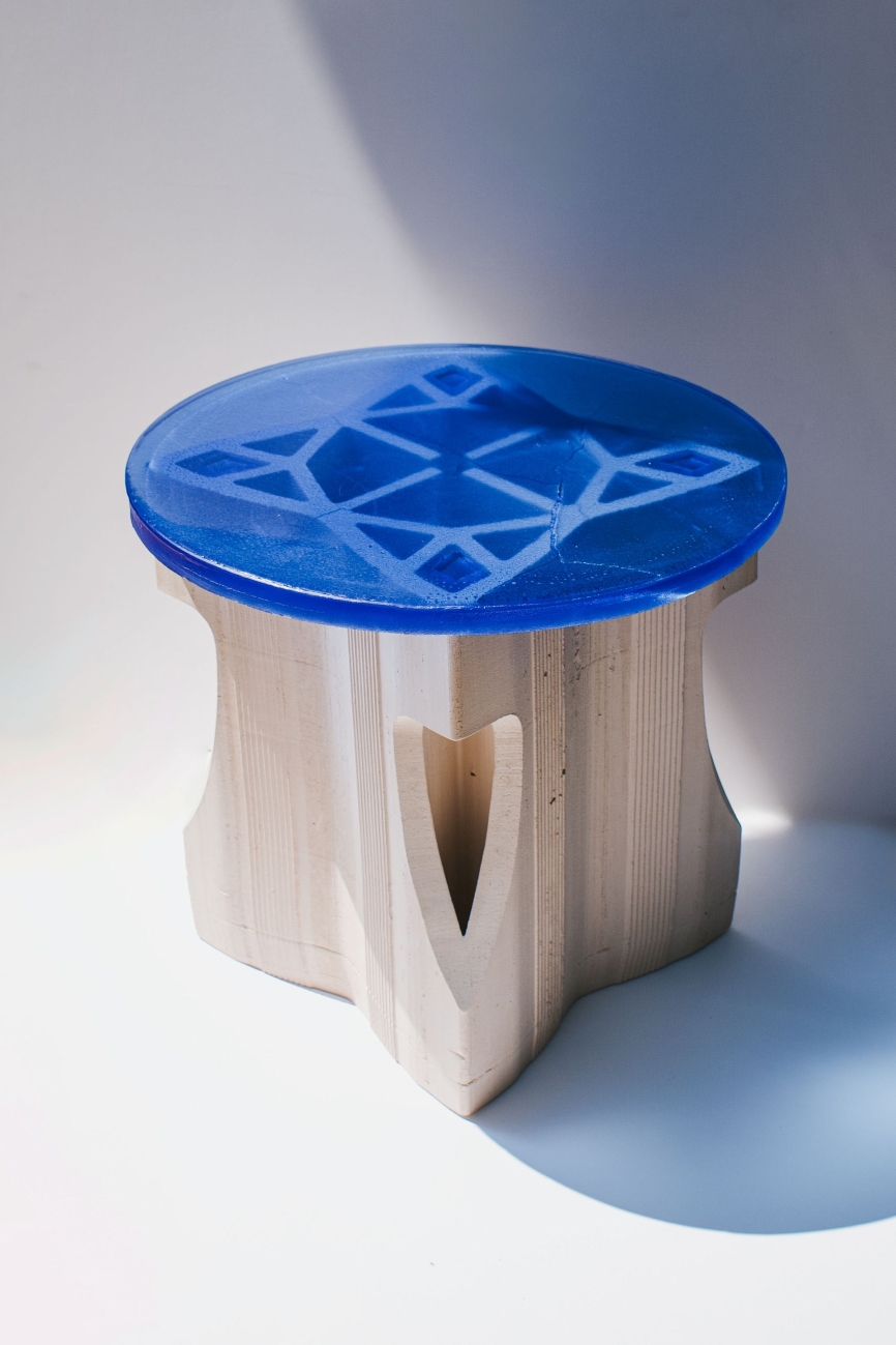 FARO round glass top
