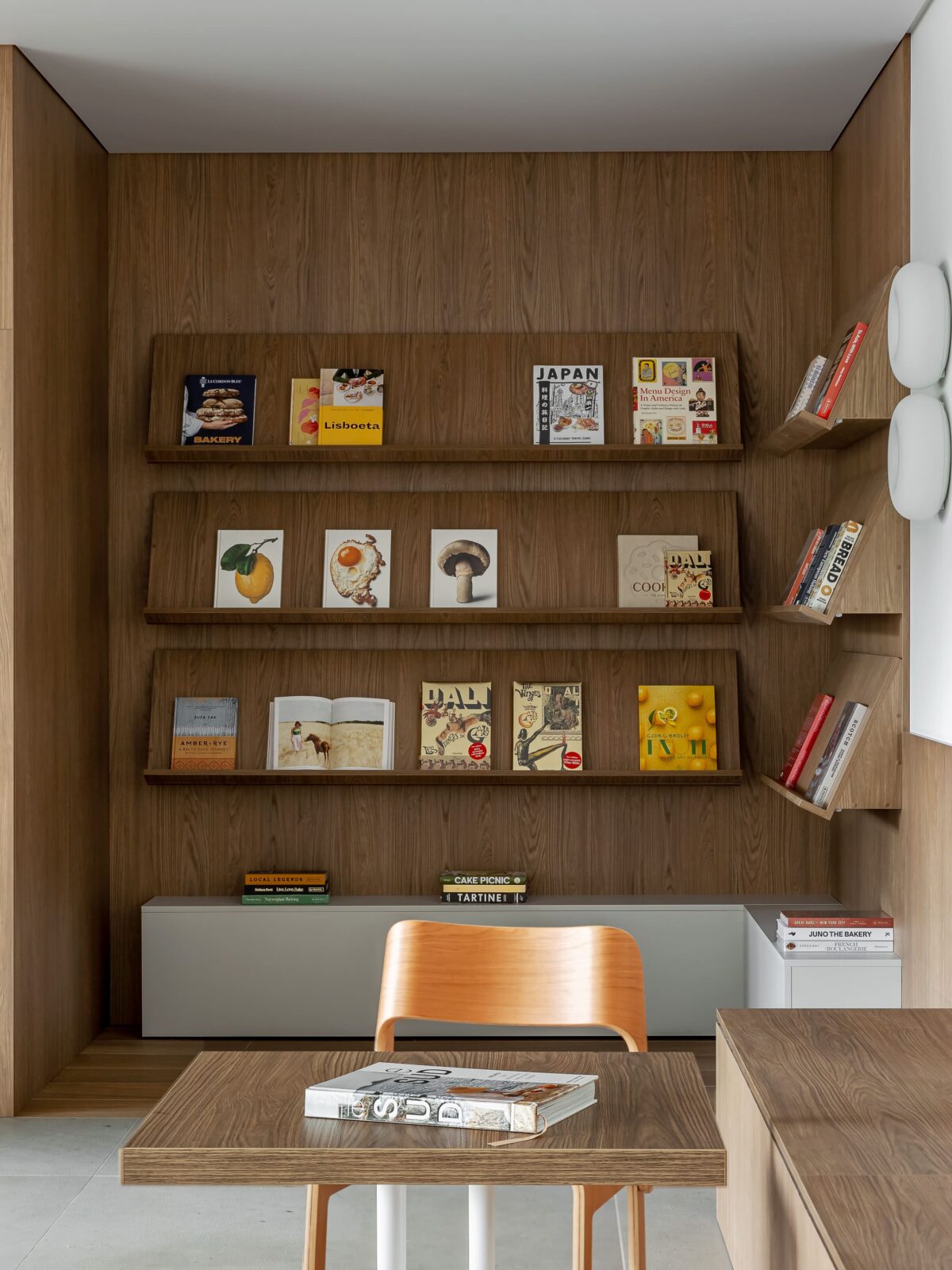 MARKS Coffee & Books