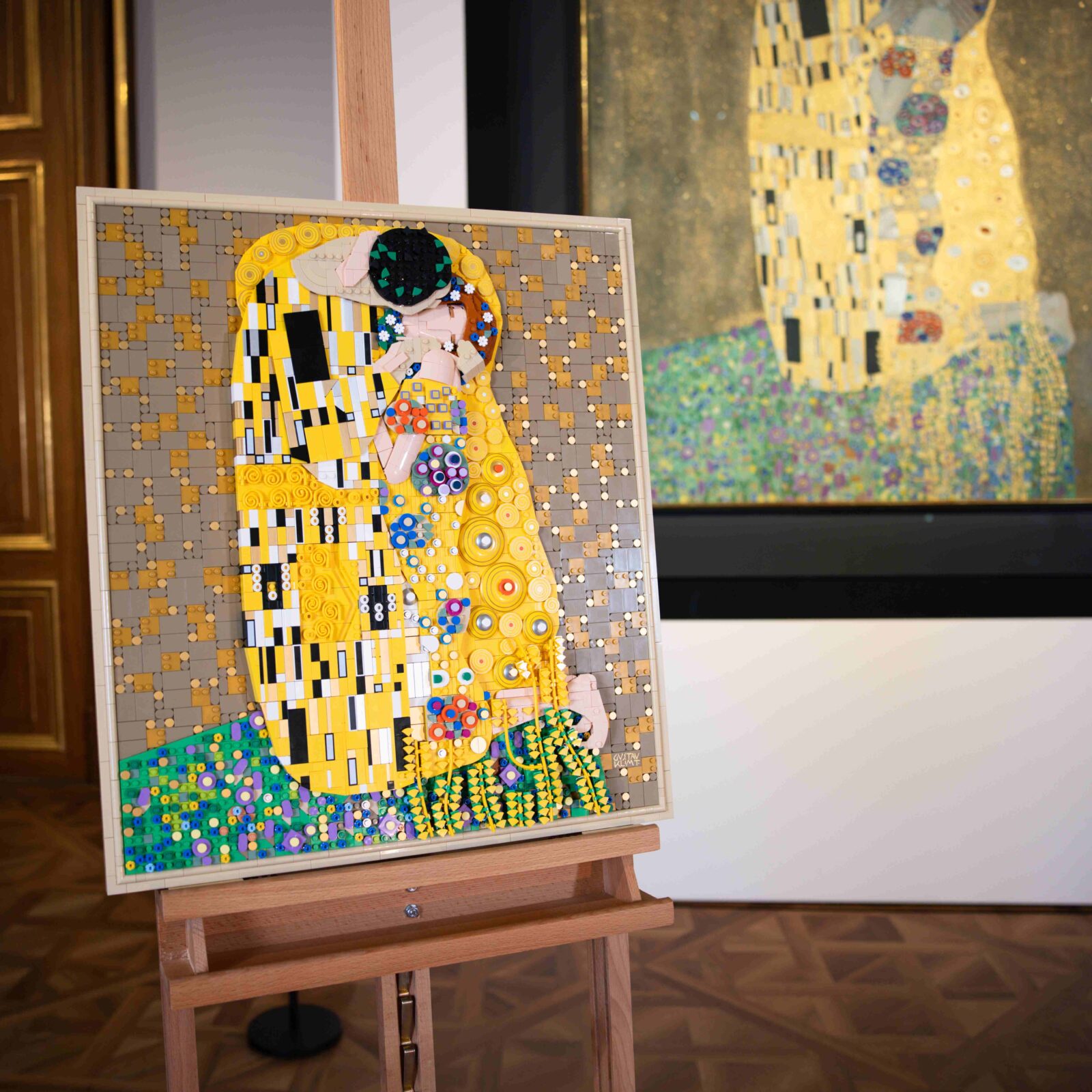 LEGO Art Gustav Klimt's "The Kiss" set