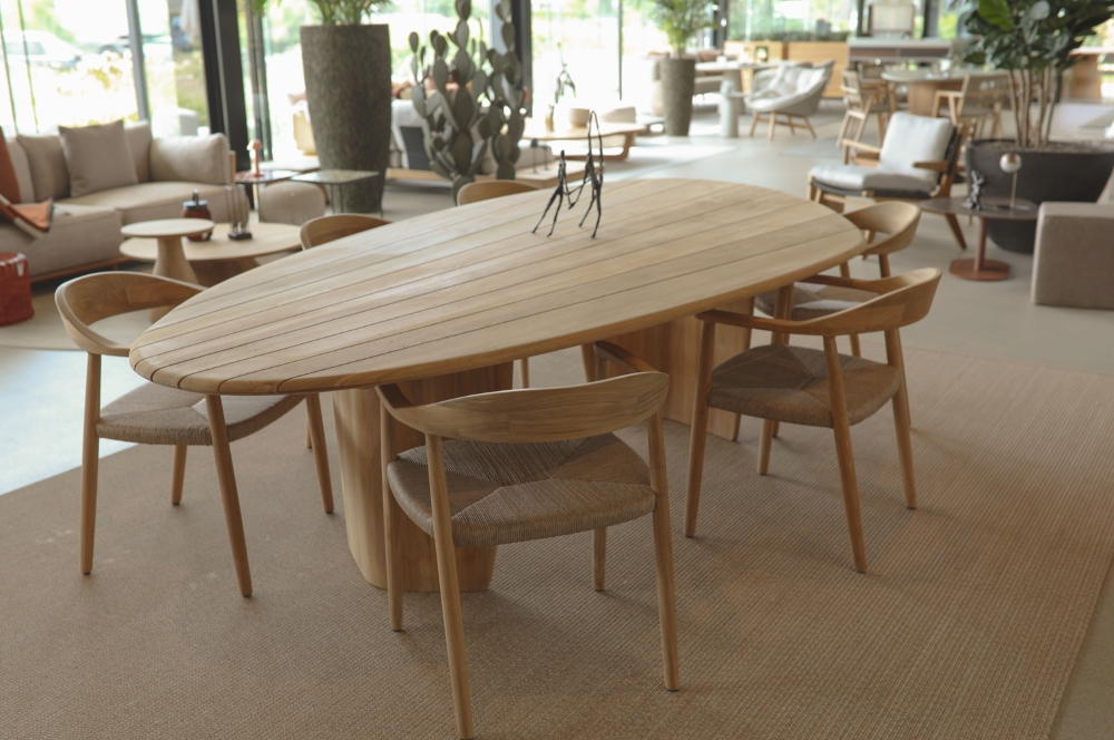 Sorrento dining table