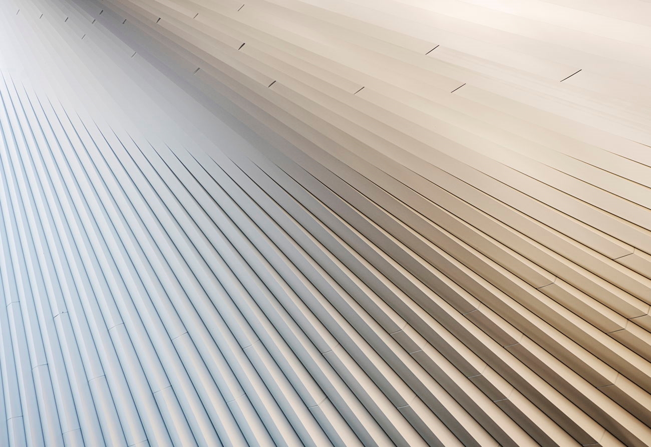 The deck effect creates an illusion of curves.