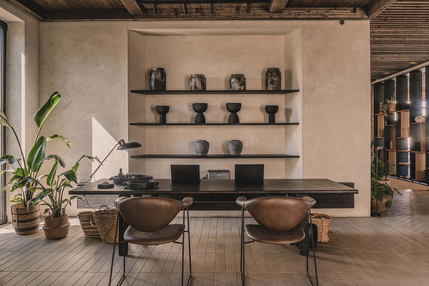 Theros All Suite Hotel by Mastrominas Architecture