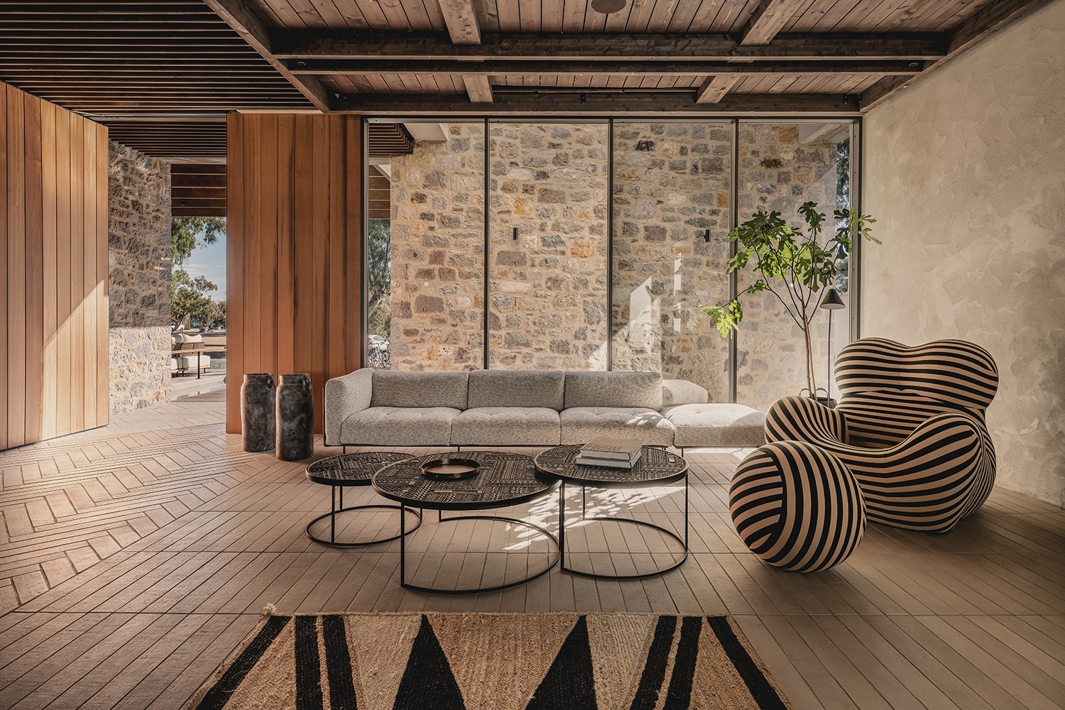 Theros All Suite Hotel by Mastrominas Architecture
