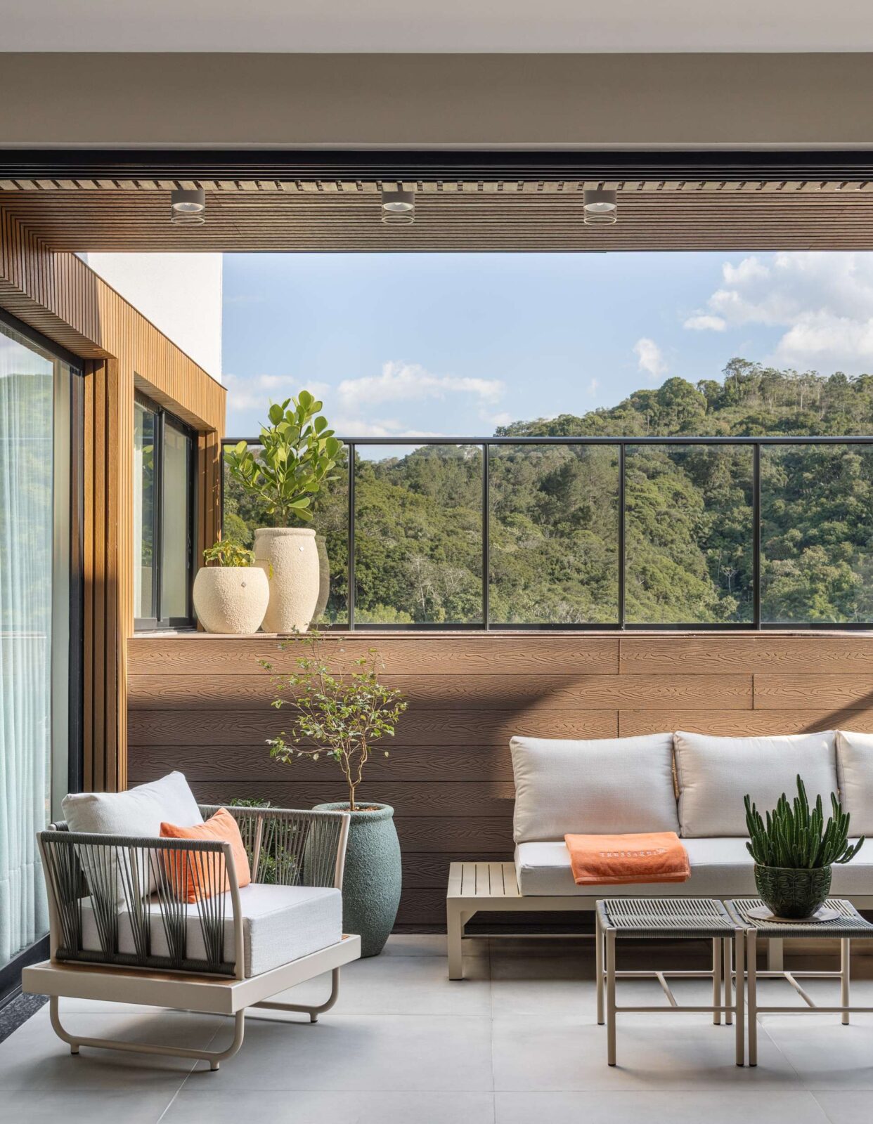 Apartment Blumenau by Paulo Spessatto Arquitetura