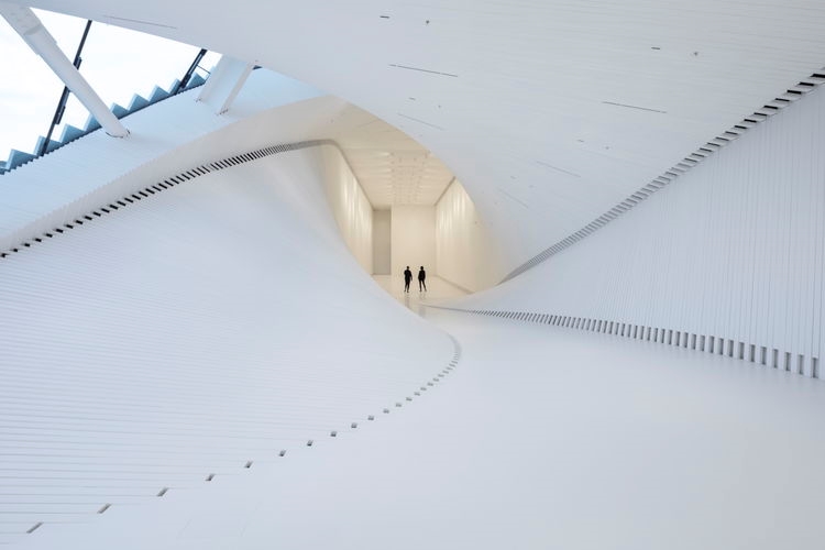 Wall becomes ceilings and ceiling turn into walls as the building twist into a sculptural form.
