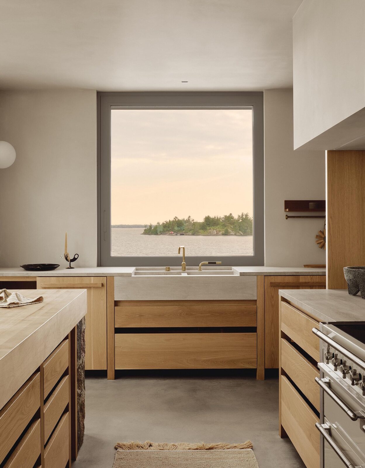 Pine Island Cottage by Bureau Tempo and Thom Fougere Studio