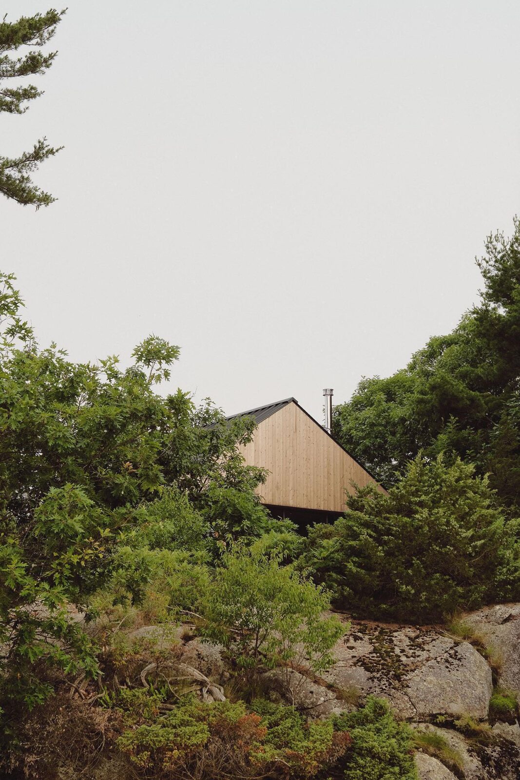 Pine Island Cottage by Bureau Tempo and Thom Fougere Studio
