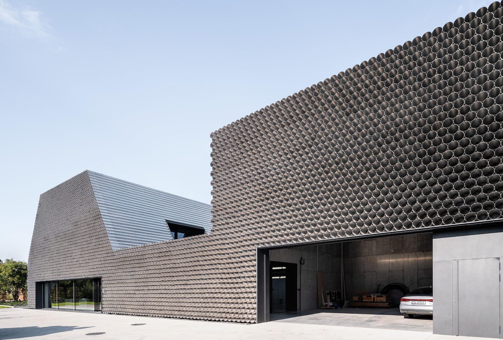 Gambit office-warehouse by KWK Promes