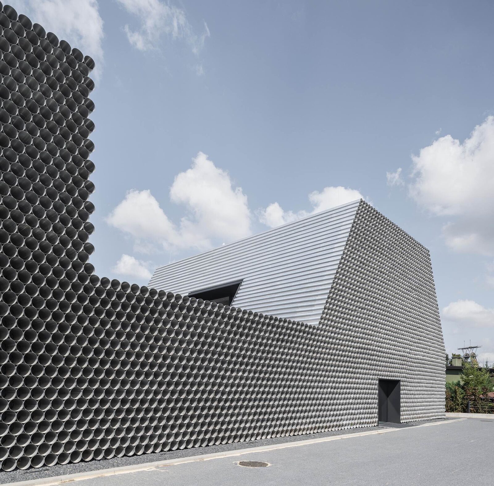 Gambit office-warehouse by KWK Promes