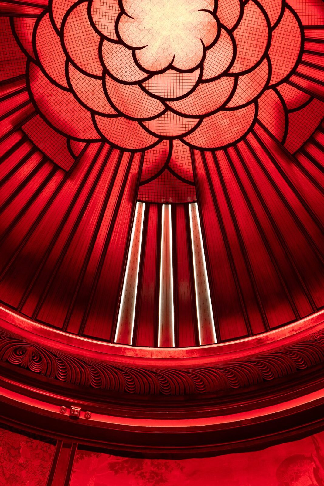 The Shield of Light in the Théâtre des Champs-Élysées by ProjetScénie