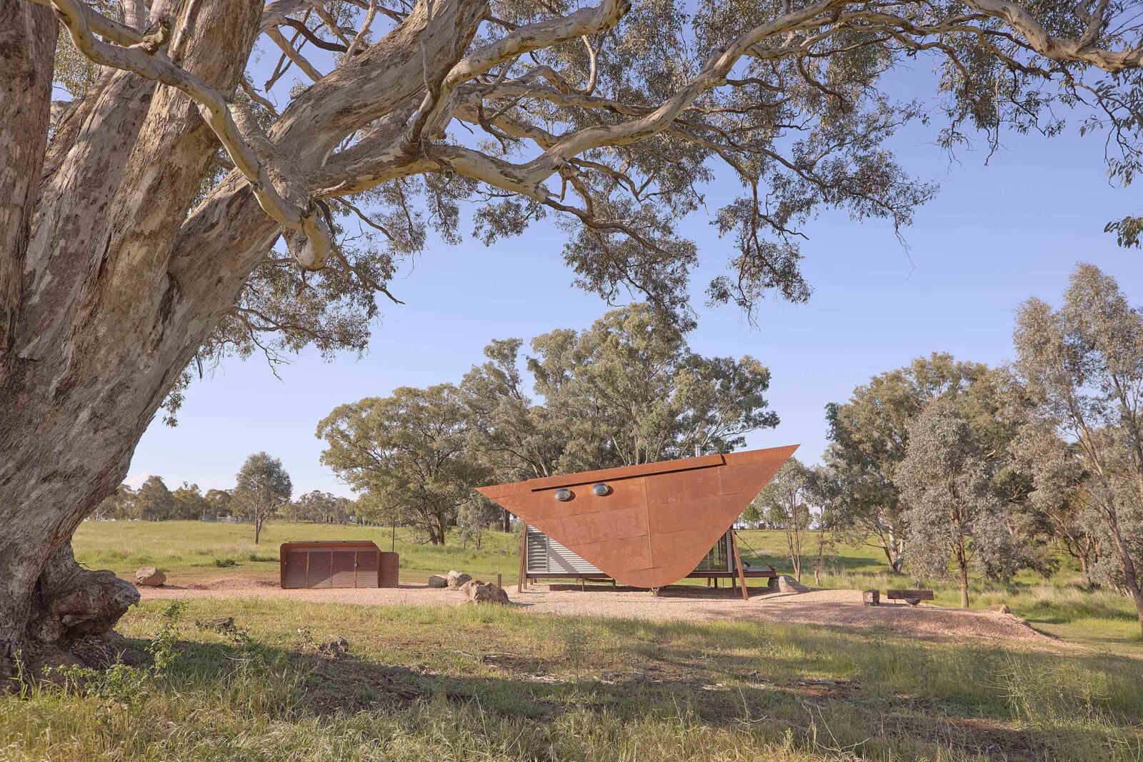 PC3 steel cabins by Casey Brown Architecture