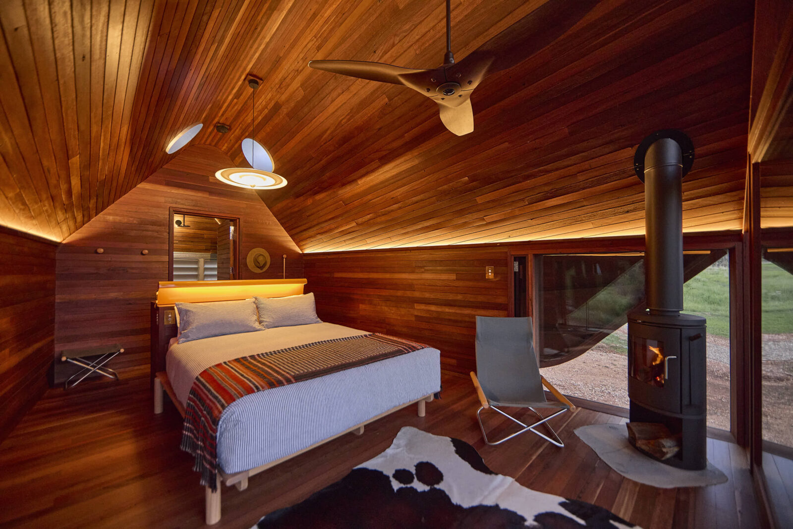 PC3 steel cabins by Casey Brown Architecture